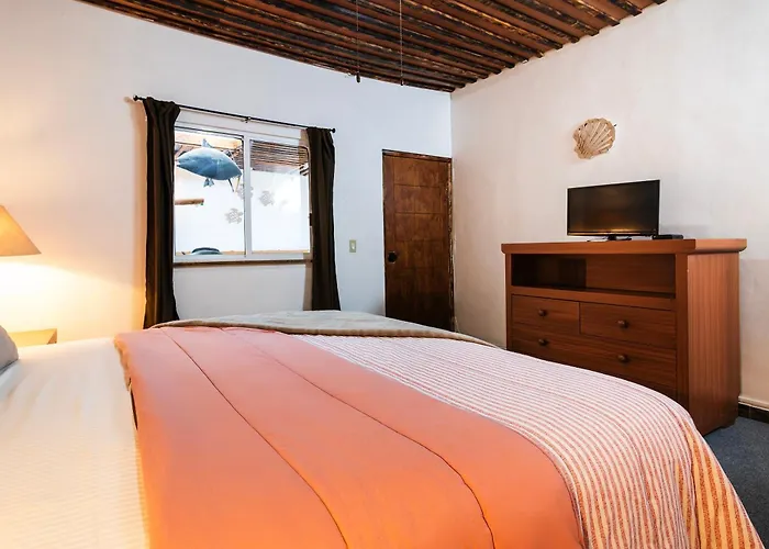 Capital O Del Pescador, Cabos 4*